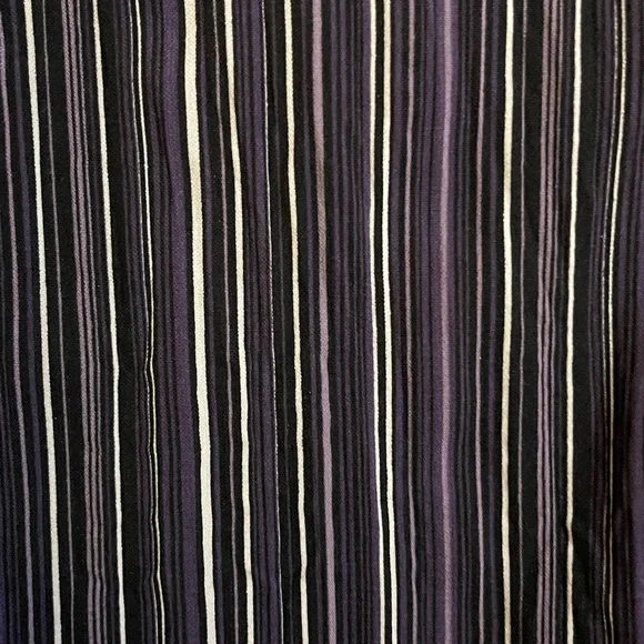 Womens 3X apt 9 button up top.  3/4 sleeve. Purple pin stripes. Good condition - Picture 4 of 4
